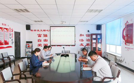 標(biāo)題：華德牧草公司黨委開展黨紀(jì)學(xué)習(xí)教育專題學(xué)習(xí)
瀏覽次數(shù)：854
發(fā)表時間：2024-05-24